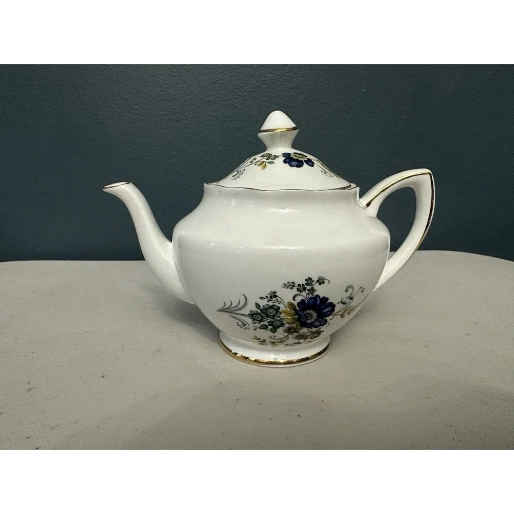 HTF Vintage Royal TARA Galway Ireland Bone China Tea Pot w/Lid Floral Gold Trim